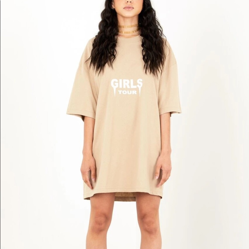Girls Tour Oversized Tee NWOT